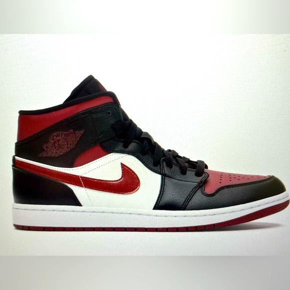 Nike Air Jordan’s Mids 1 Bred Toe Sneakers - Men’s Size 12 - Picture 1 of 4